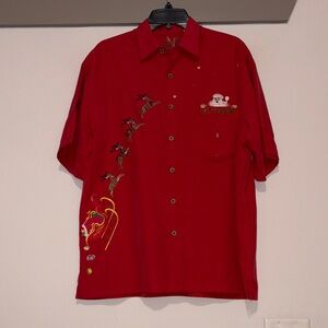 Bamboo Cay Red Peekaboo Santa Casual Button Down Shirt SZ M EUC